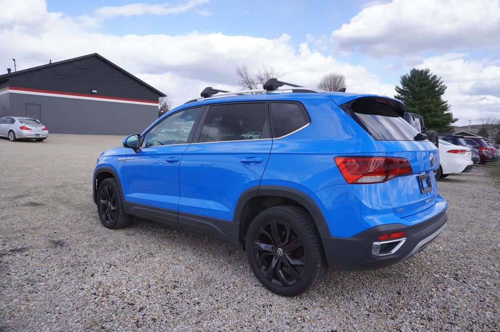 Used 2022 Volkswagen Taos SEL w/ Panoramic Sunroof Package image 5