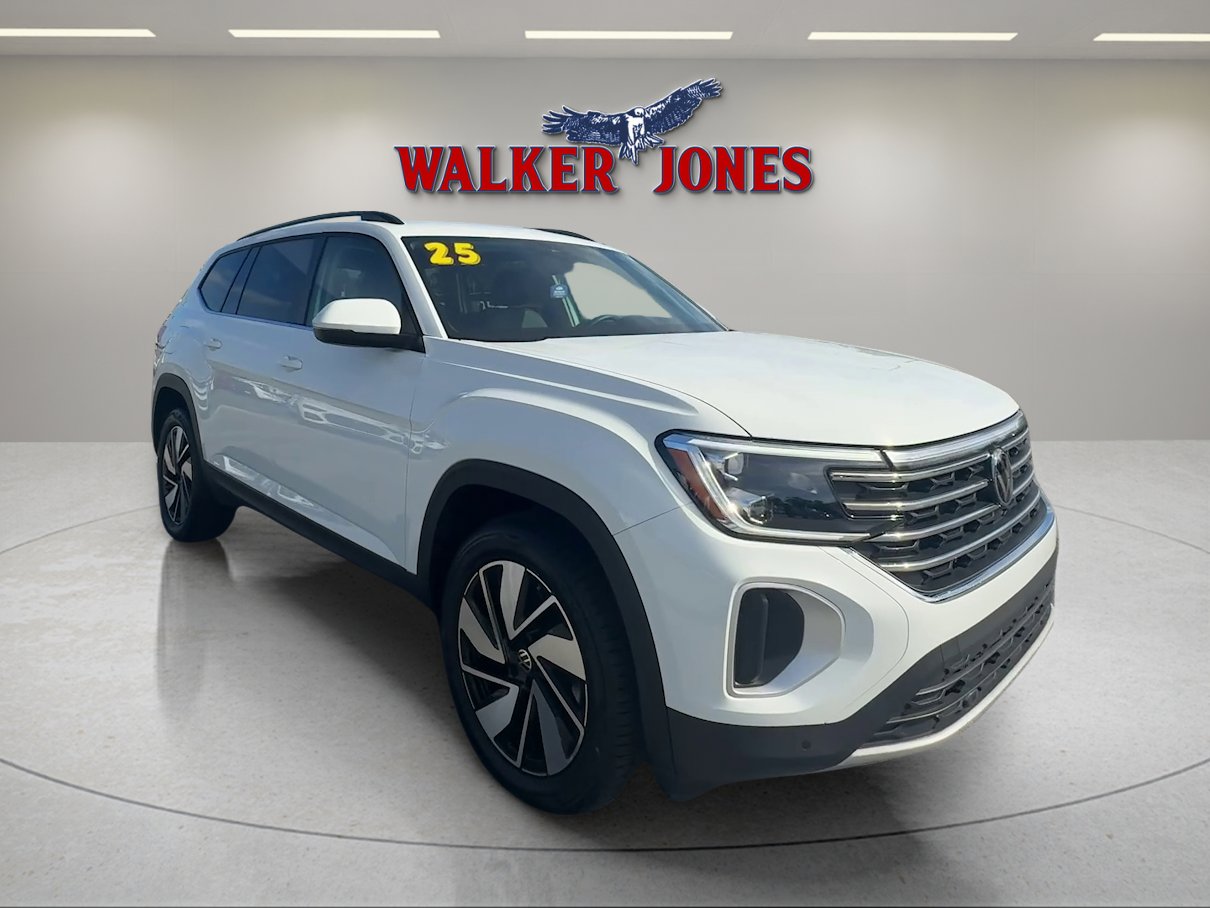 Used 2025 Volkswagen Atlas SE AWD/4WD image 8