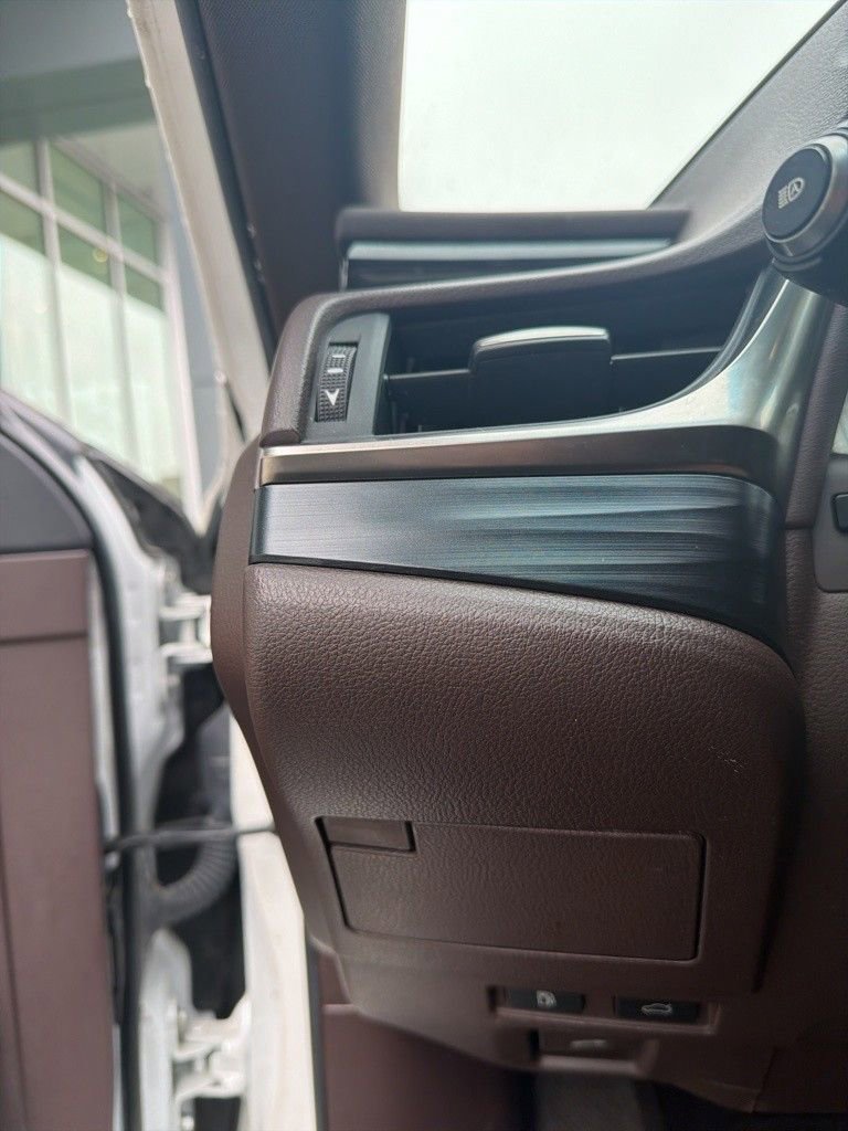 Used 2020 Lexus ES 350 w/ Premium Package image 18