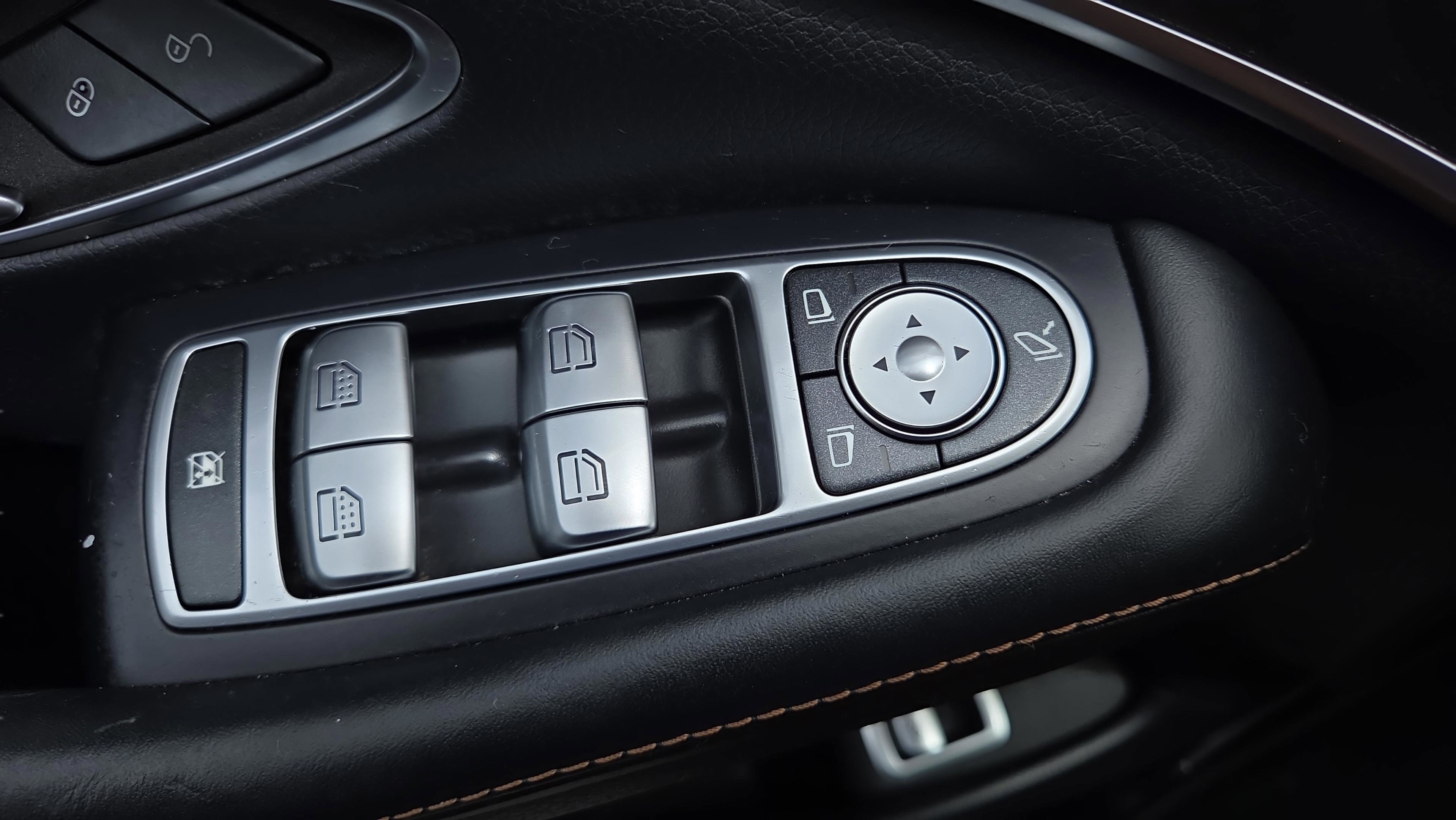 Used 2020 Mercedes-Benz S 560 Sedan image 35