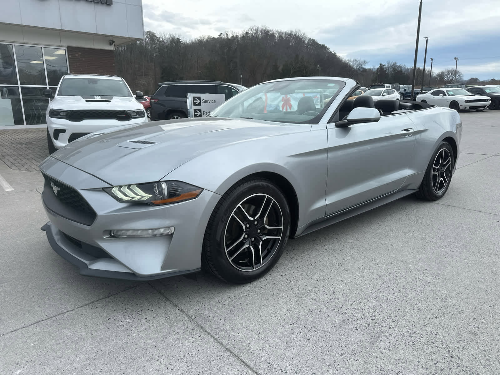 Used 2022 Ford Mustang Premium RWD image 1