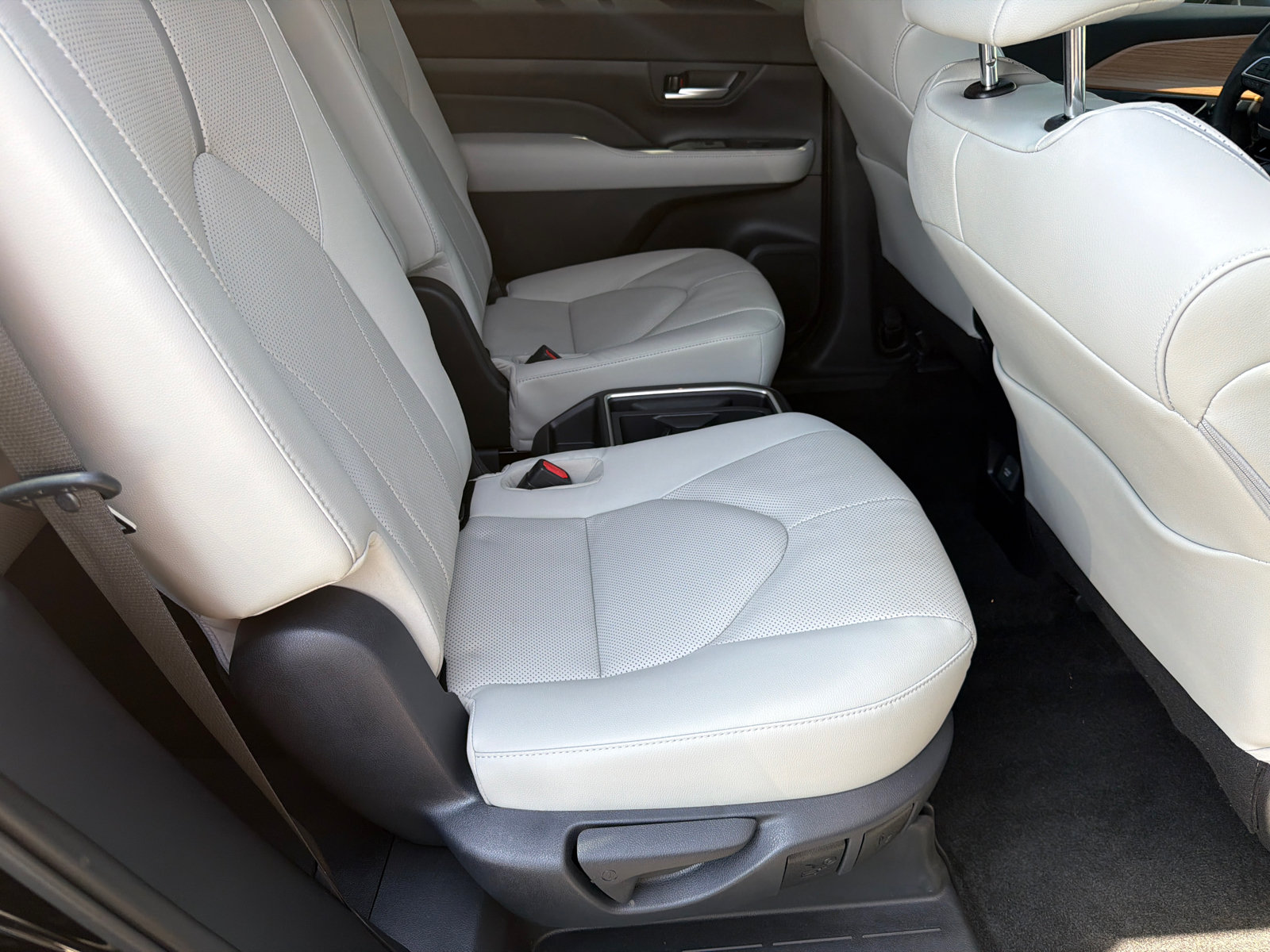 Used 2026 Toyota Grand Highlander AWD image 15