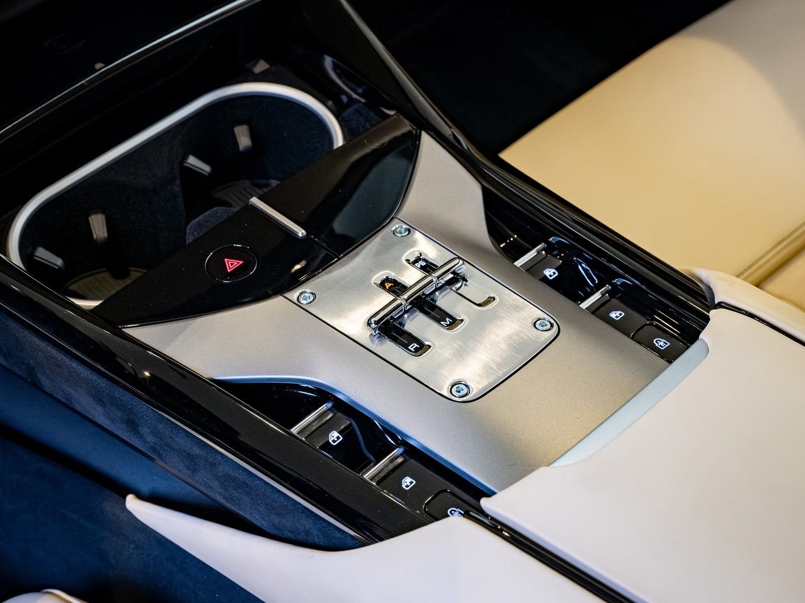 Certified 2025 Ferrari Purosangue image 19