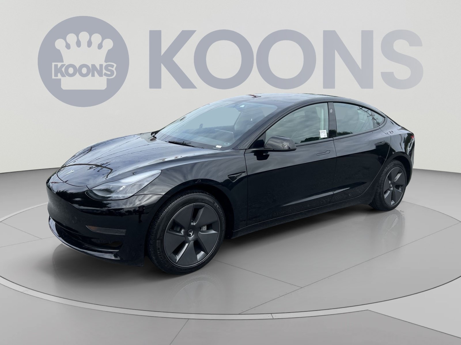 Used 2023 Tesla Model 3 Standard Range RWD image 1