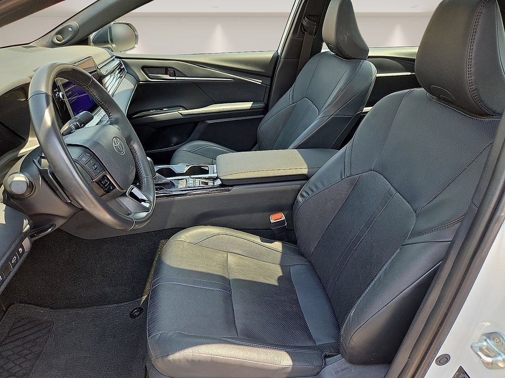 Used 2025 Toyota Camry Hybrid FWD image 14