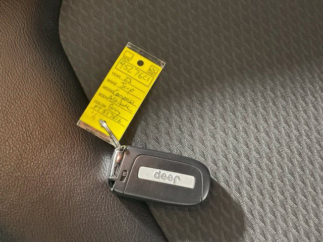 Used 2023 Jeep Compass Latitude AWD/4WD image 46