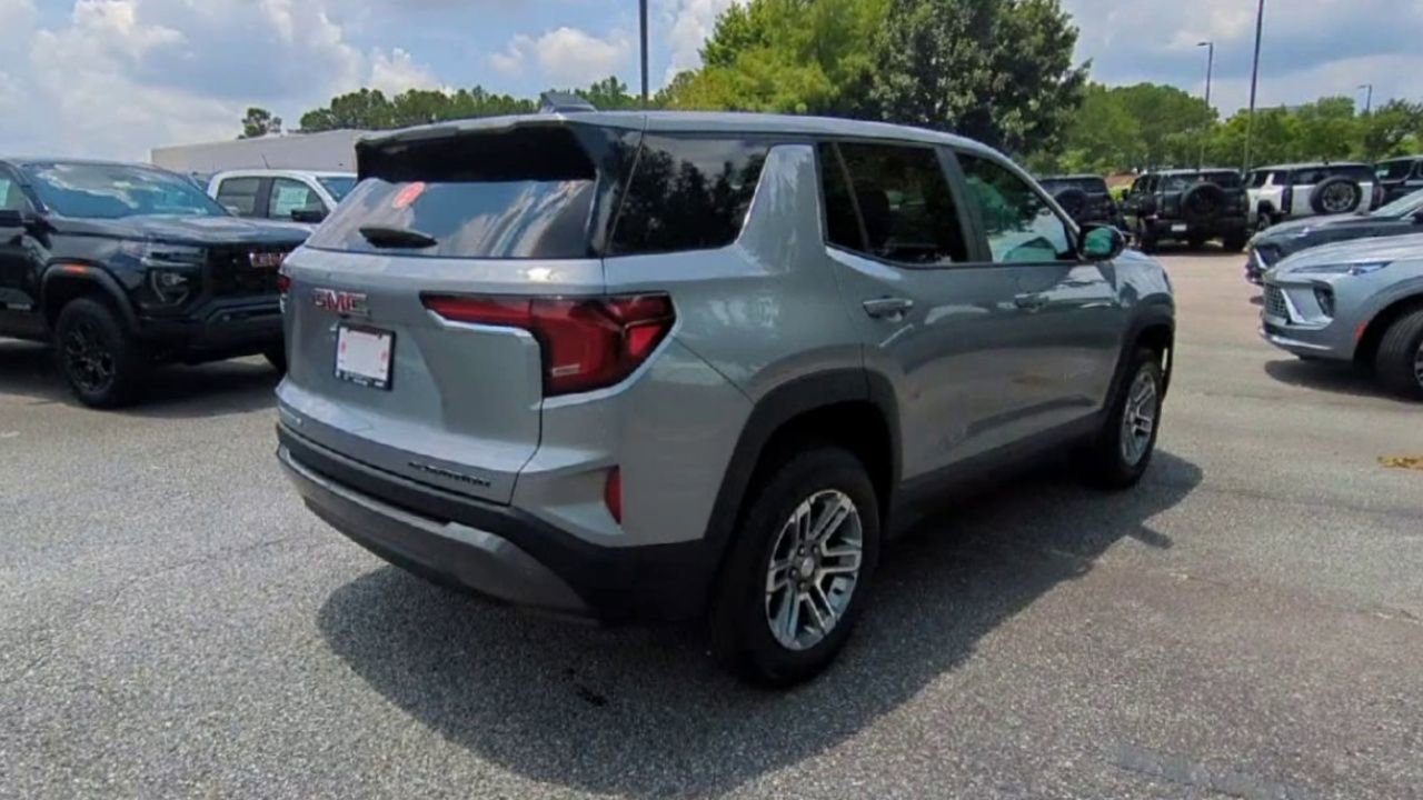 Used 2026 GMC Terrain Elevation image 7