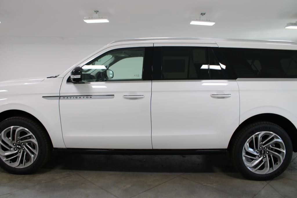 New 2026 Lincoln Navigator L Reserve AWD/4WD image 5
