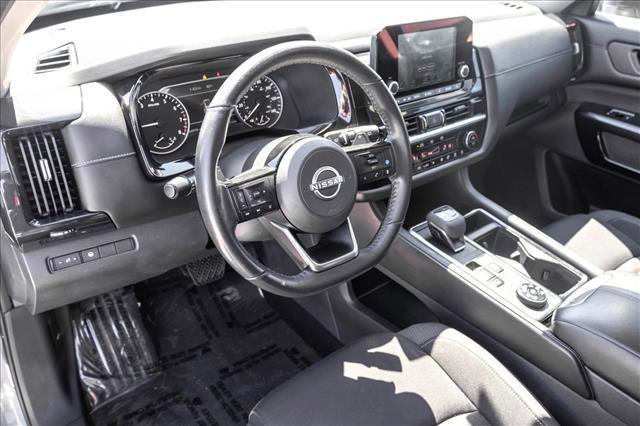 Used 2022 Nissan Pathfinder SV image 10