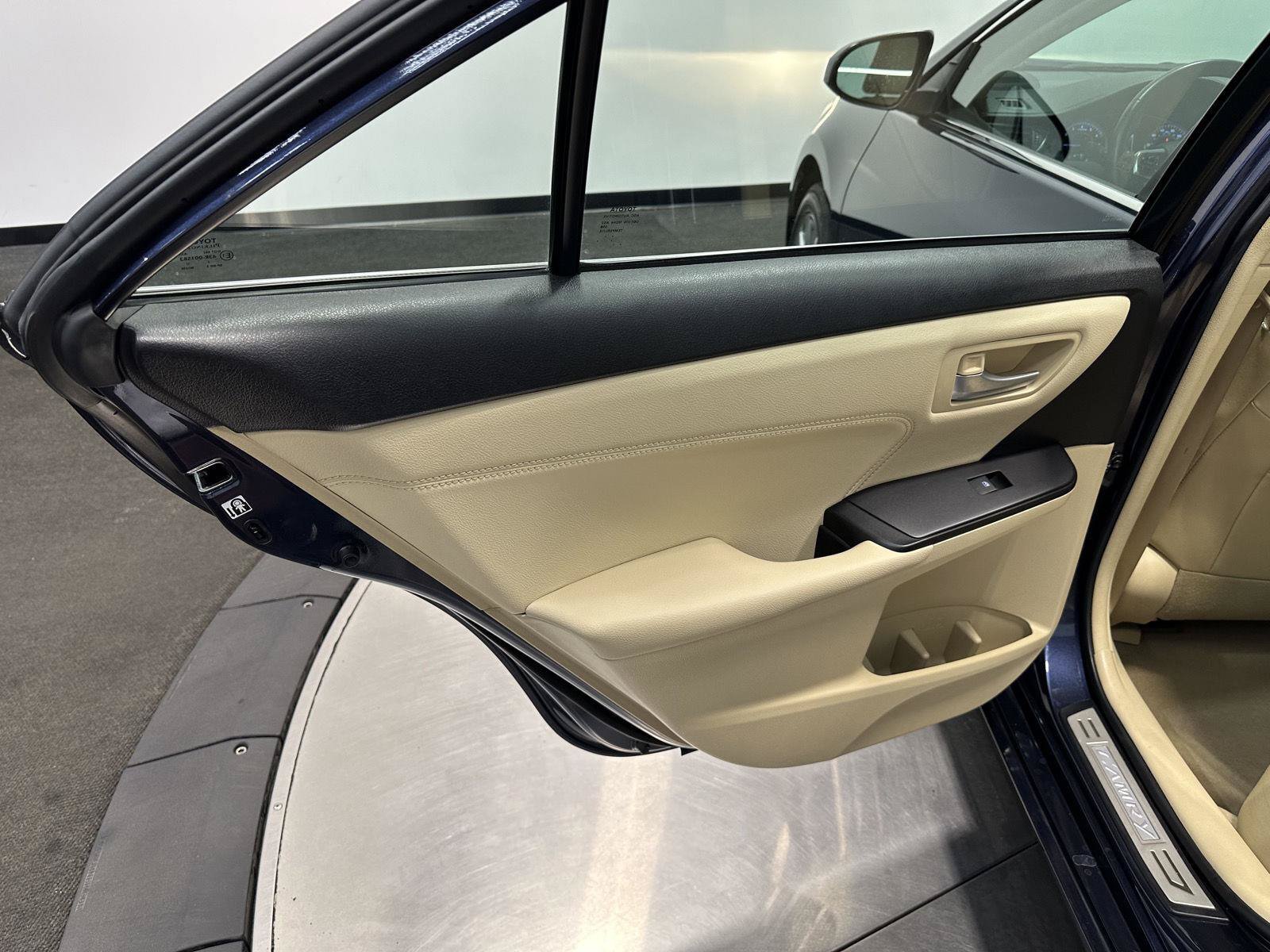 Used 2017 Toyota Camry XLE w/ Moonroof Package FWD image 24