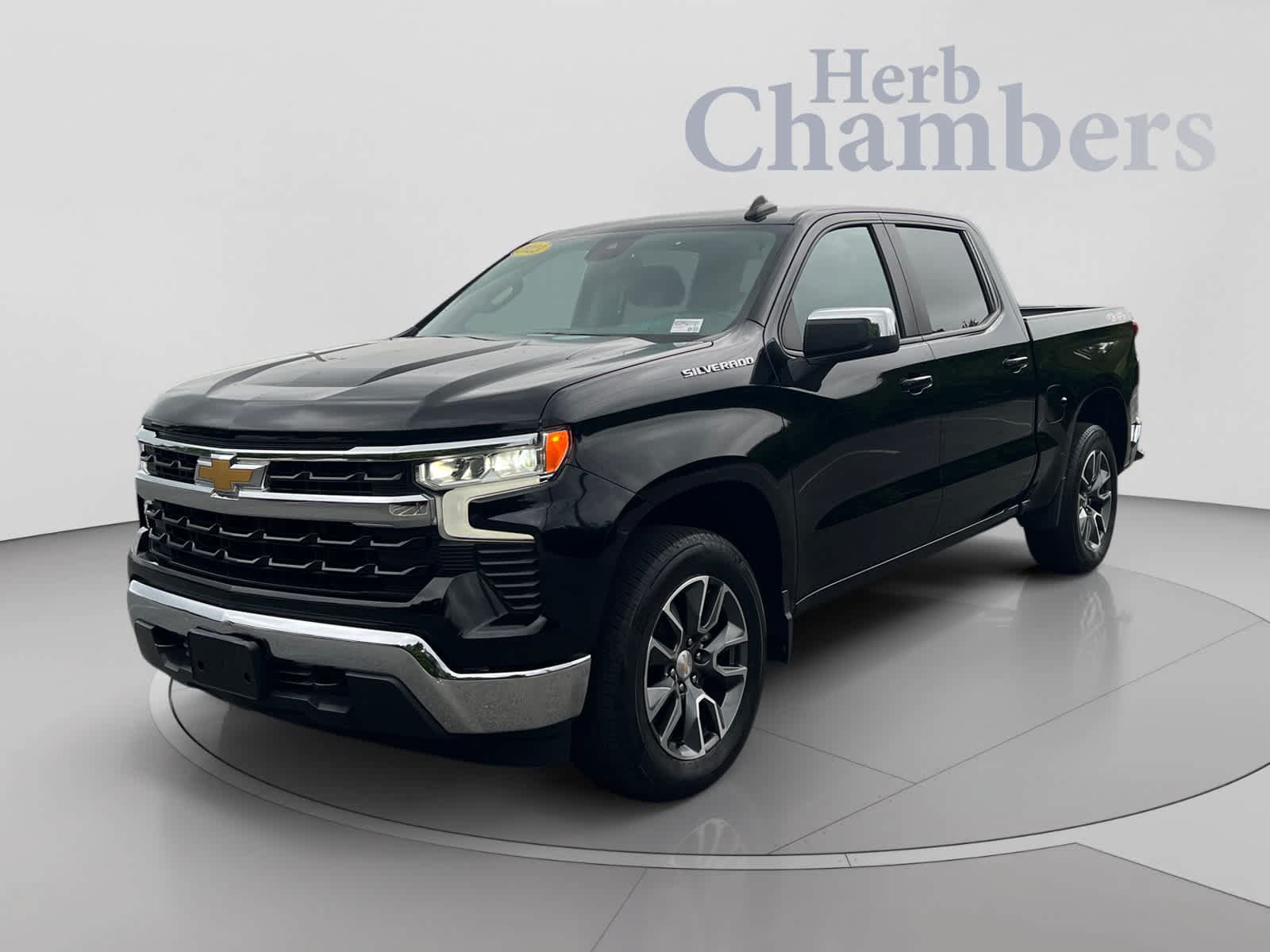 Certified 2023 Chevrolet Silverado 1500 LT AWD/4WD image 3