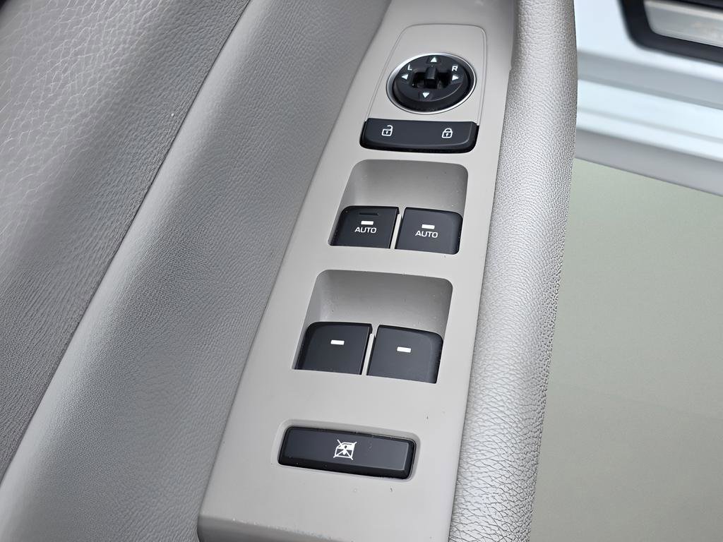 Used 2018 Hyundai Sonata Limited w/ Cargo Package image 17