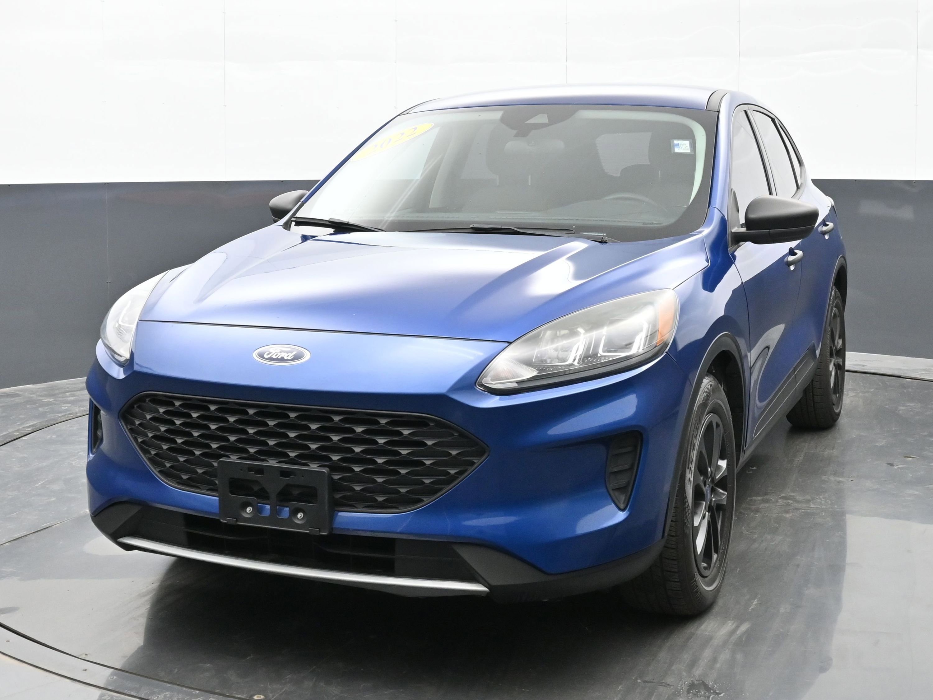 Used 2022 Ford Escape S image 2