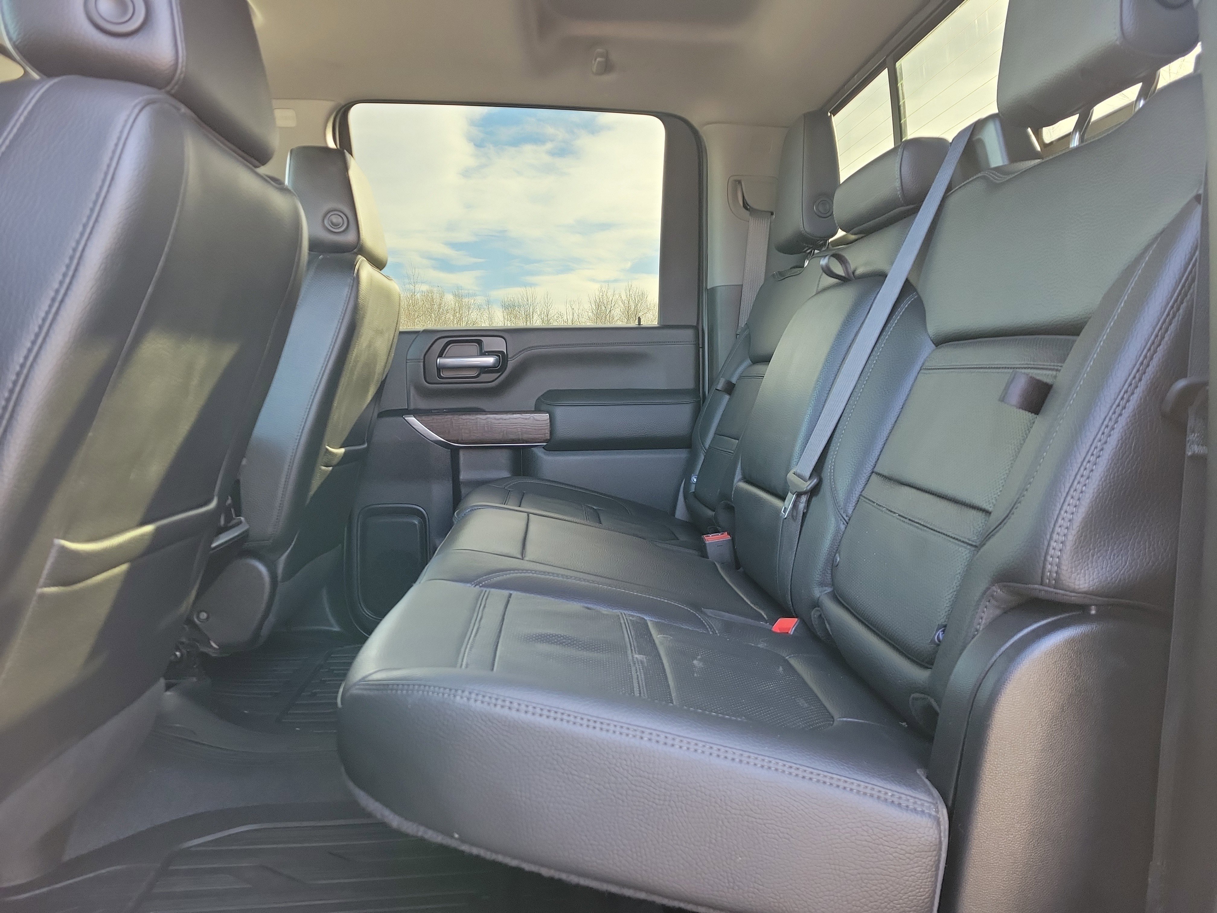 Used 2022 GMC Sierra 3500 Denali w/ Denali Ultimate Package image 16