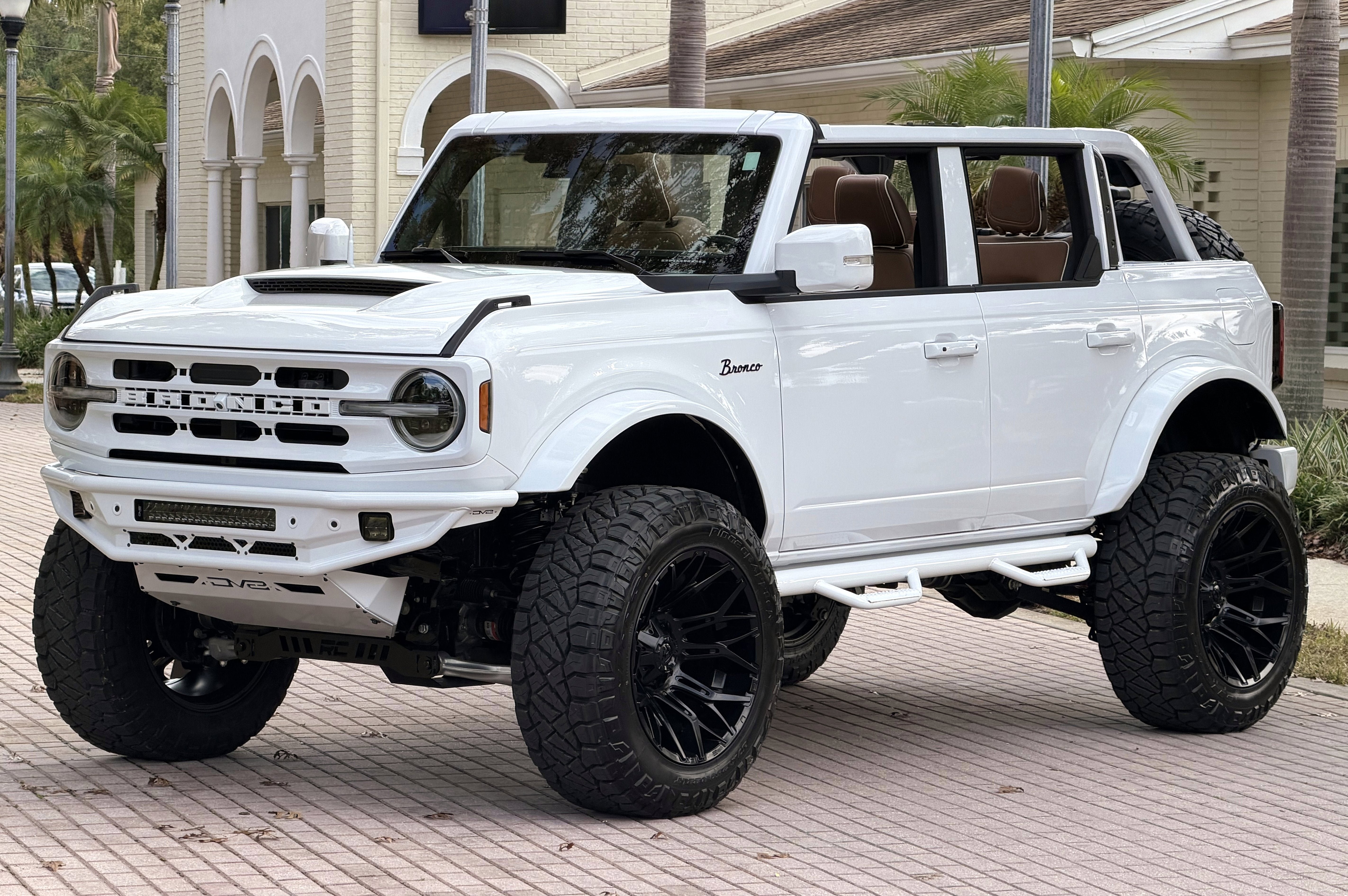 Used 2025 Ford Bronco Outer Banks AWD/4WD image 13