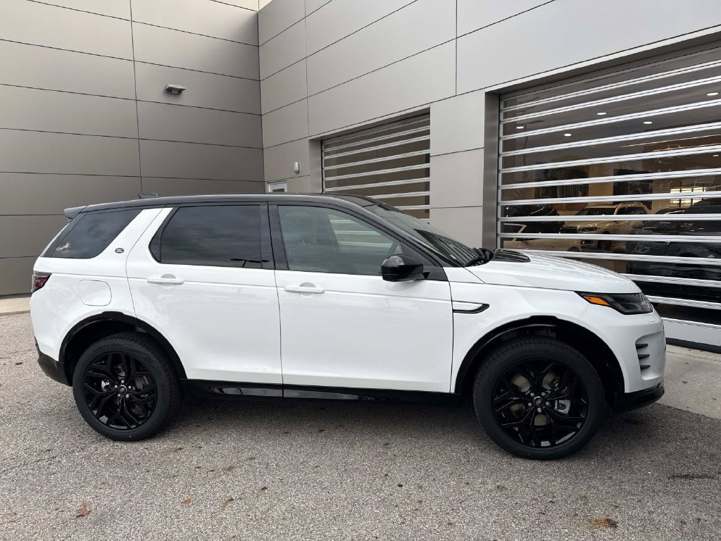 New 2026 Land Rover Discovery Sport Landmark AWD/4WD image 8