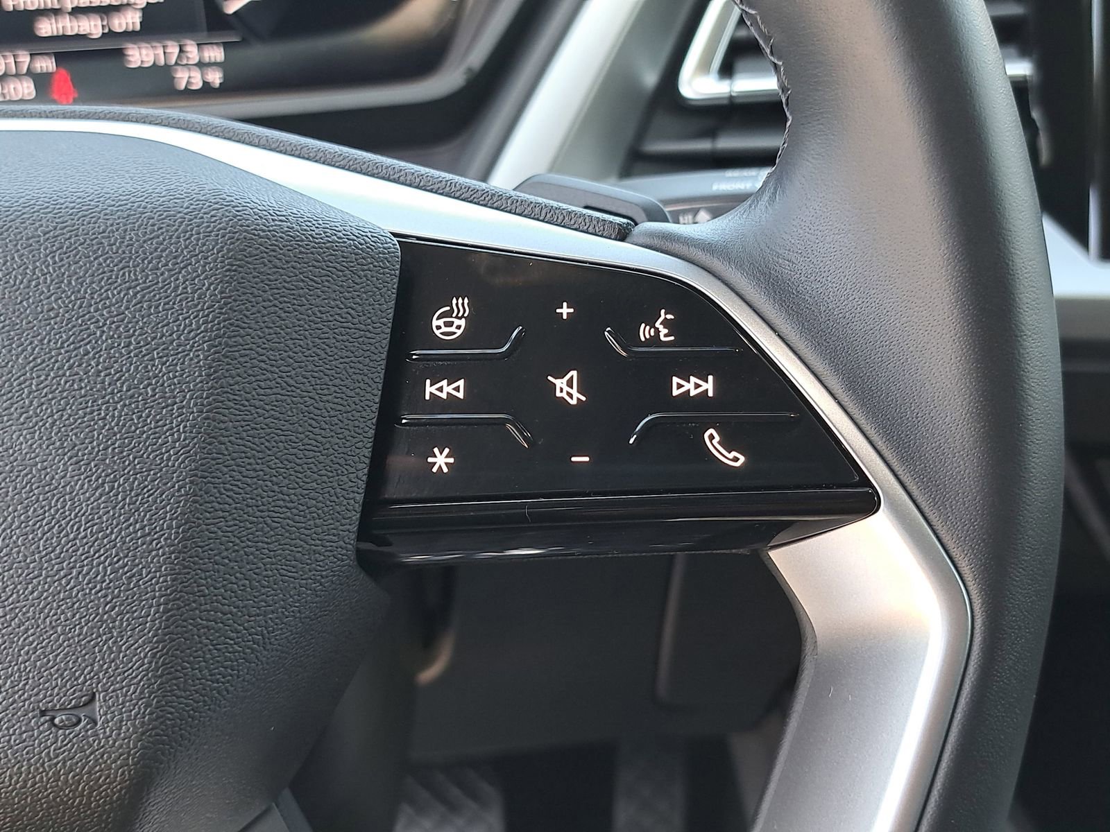 Certified 2025 Audi Q4 e-tron Premium Plus w/ Premium Plus AWD/4WD image 18