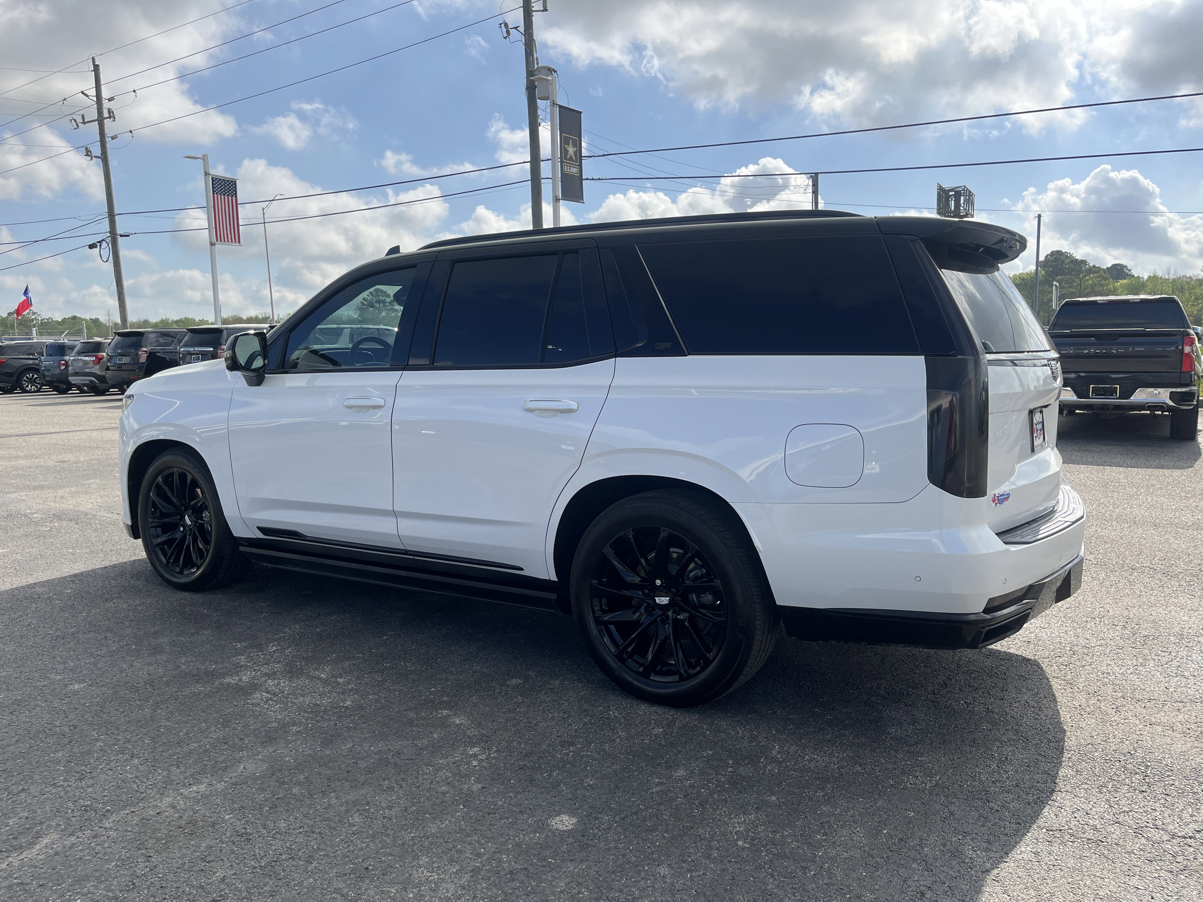 Used 2023 Cadillac Escalade Sport Platinum w/ LPO, ONYX Package image 6