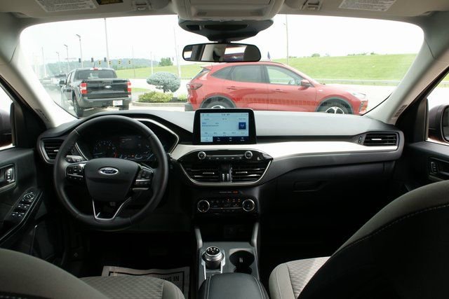 Used 2022 Ford Escape SE w/ Convenience Package image 33