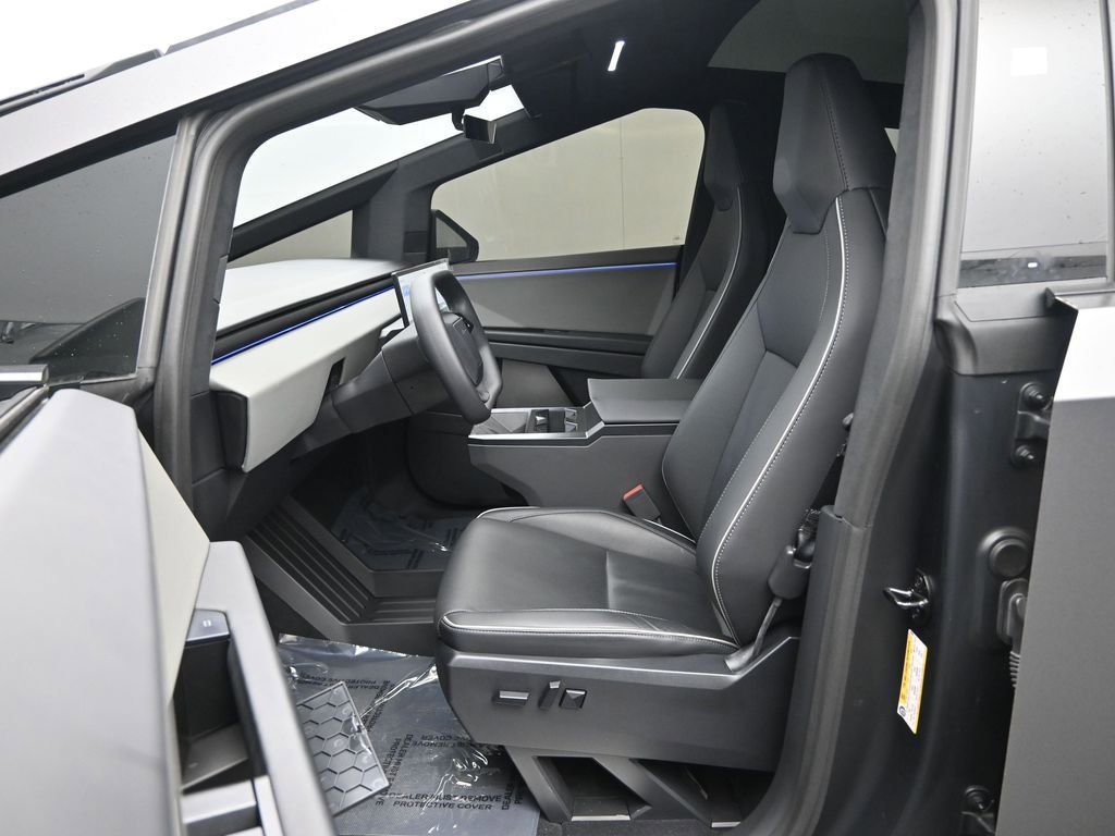 Used 2025 Tesla Cybertruck AWD Crew Cab image 23