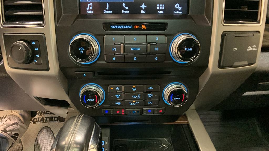 Used 2018 Ford F150 Lariat w/ Equipment Group 502A Luxury AWD/4WD image 42