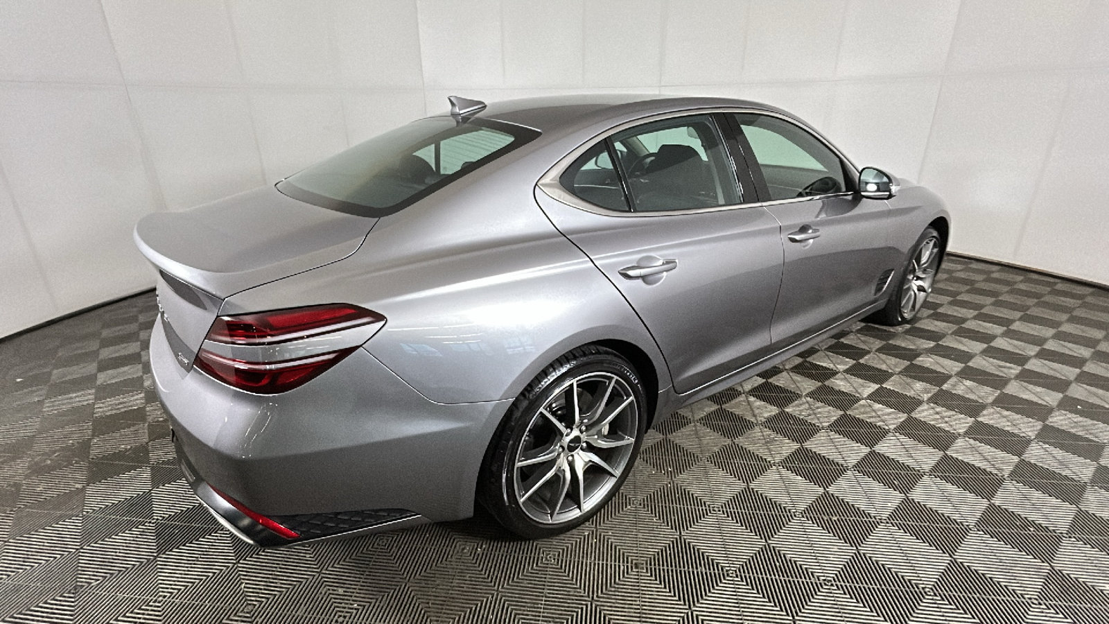 Used 2026 Genesis G70 2.5T AWD/4WD image 3