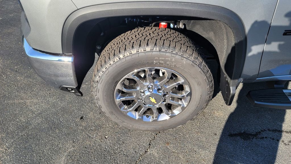 New 2026 Chevrolet Silverado 2500 LTZ w/ LTZ Convenience Package AWD/4WD image 6