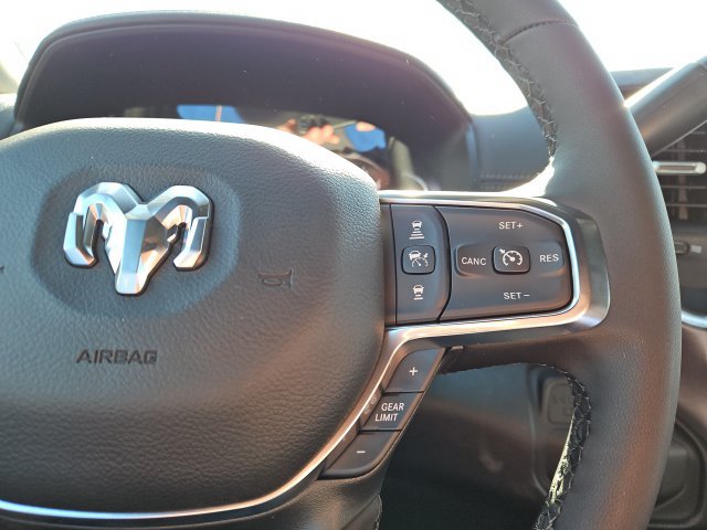 New 2026 RAM 2500 Laramie AWD/4WD image 37
