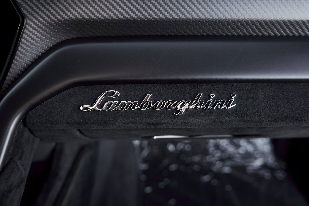 Used 2024 Lamborghini Urus Performante image 42