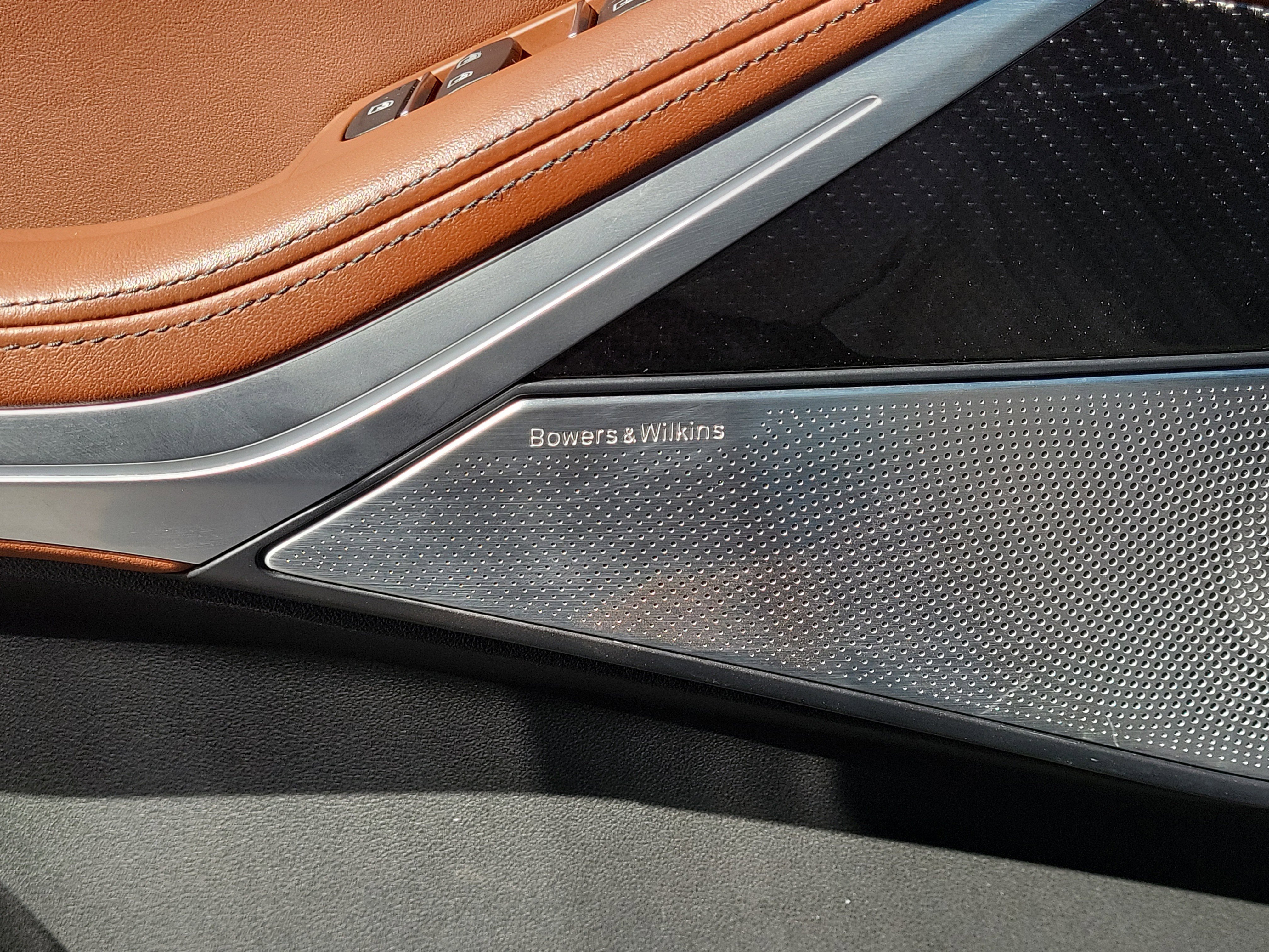 Used 2021 BMW X5 M50i w/ Executive Package image 27