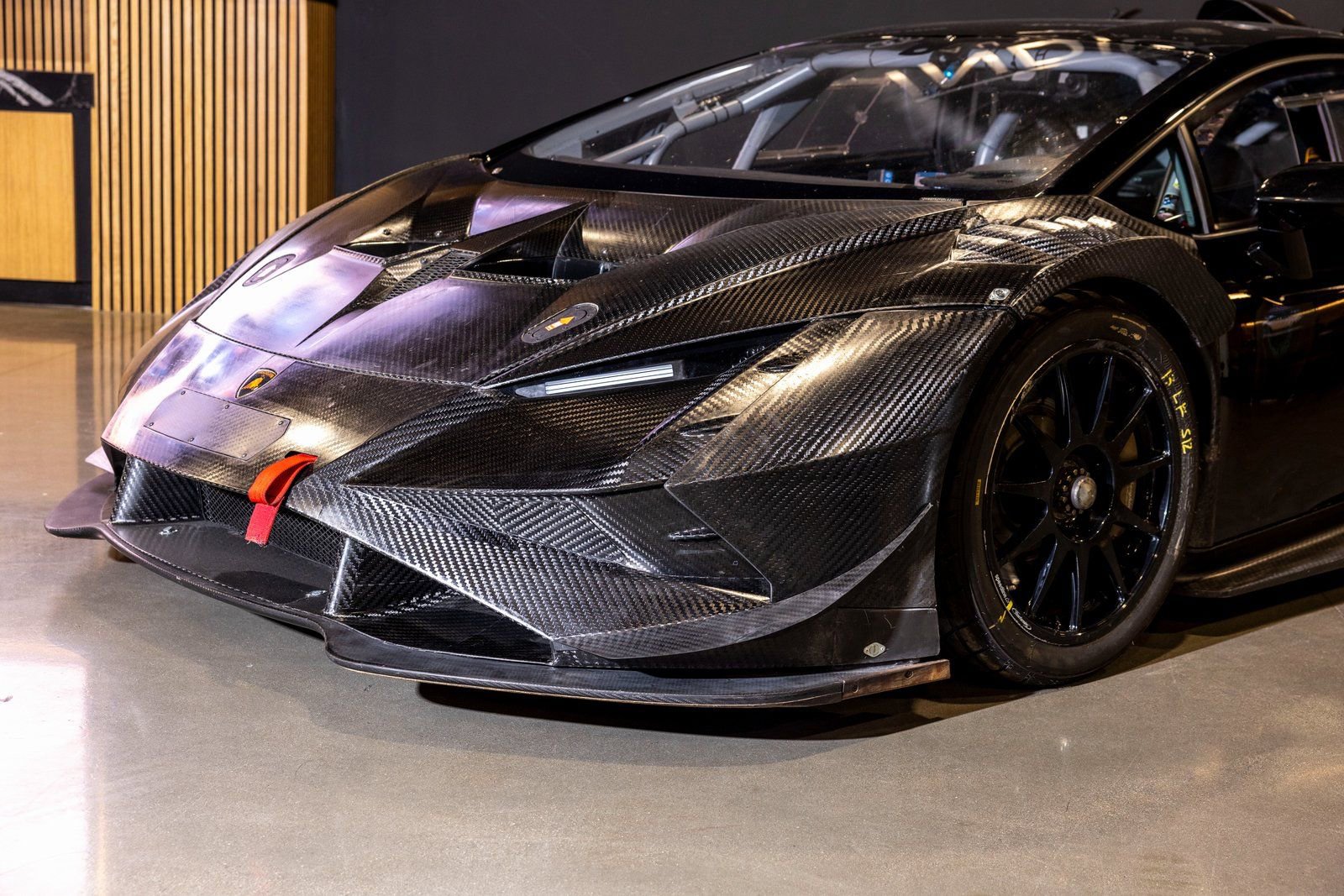 Used 2023 Lamborghini Huracan EVO image 2