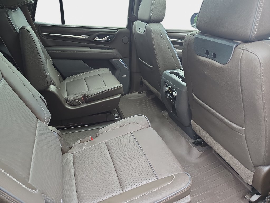 Used 2021 GMC Yukon Denali w/ Denali Ultimate Package AWD/4WD image 13