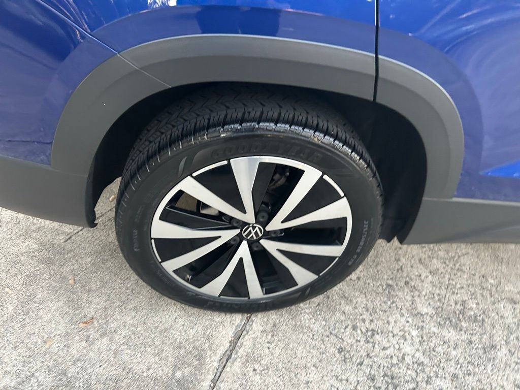 Used 2022 Volkswagen Taos SE w/ Driver Assistance Package image 22