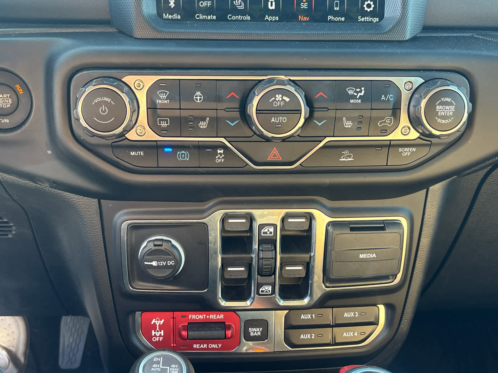 Used 2022 Jeep Wrangler Unlimited Rubicon w/ Steel Bumper Group image 15