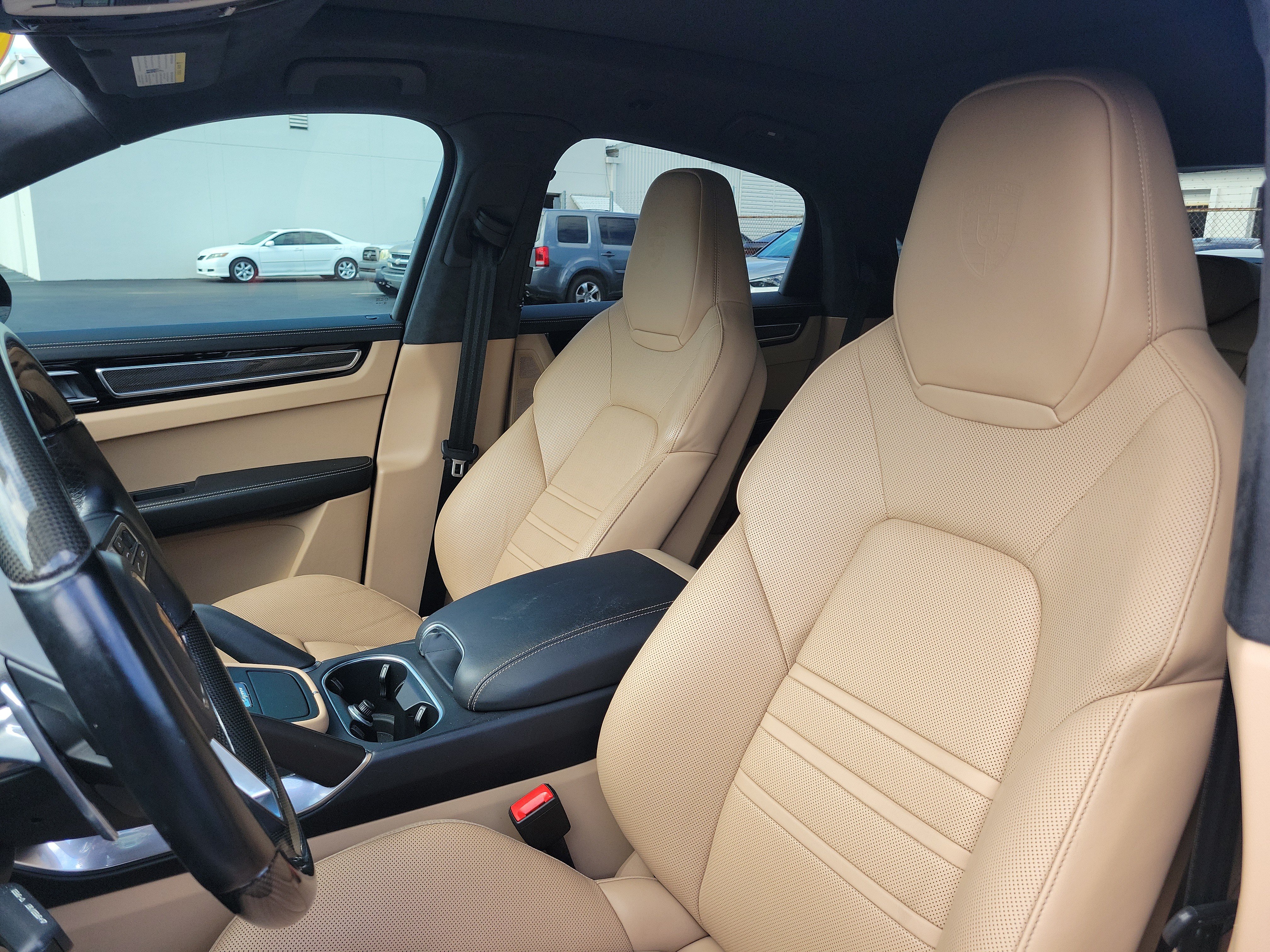 Used 2021 Porsche Cayenne Turbo AWD/4WD image 22