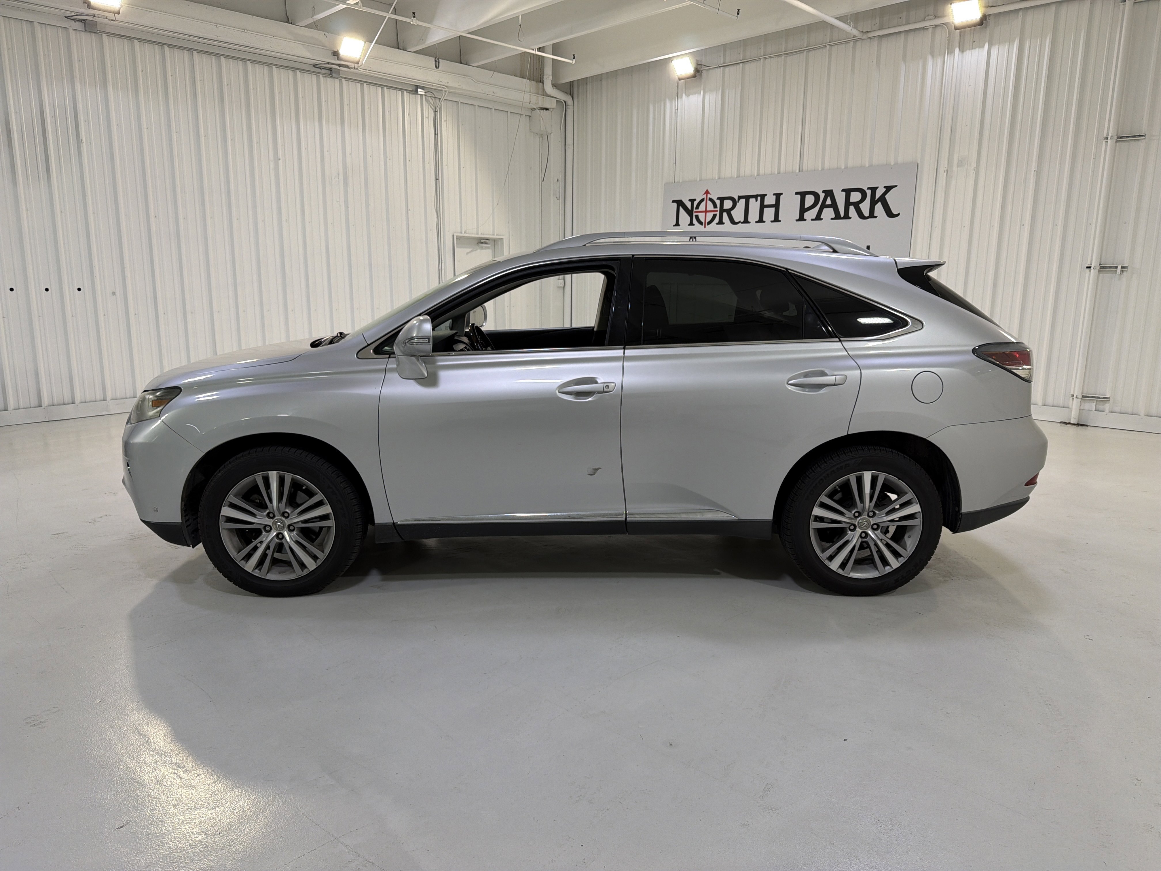 Used 2015 Lexus RX 350 FWD image 2