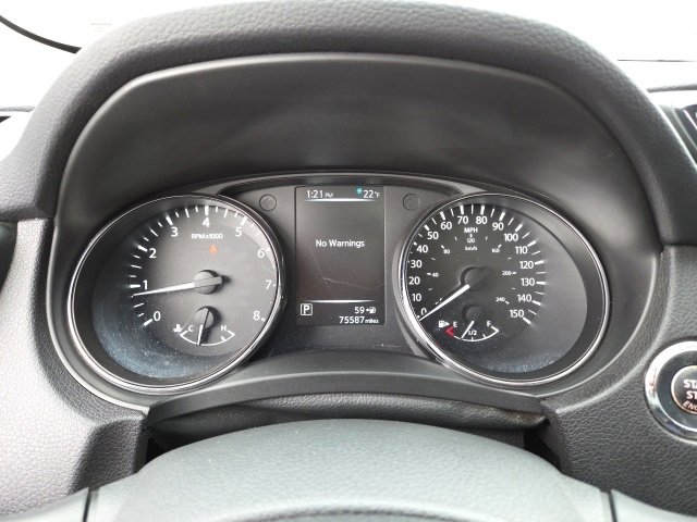 Used 2017 Nissan Rogue SV image 15