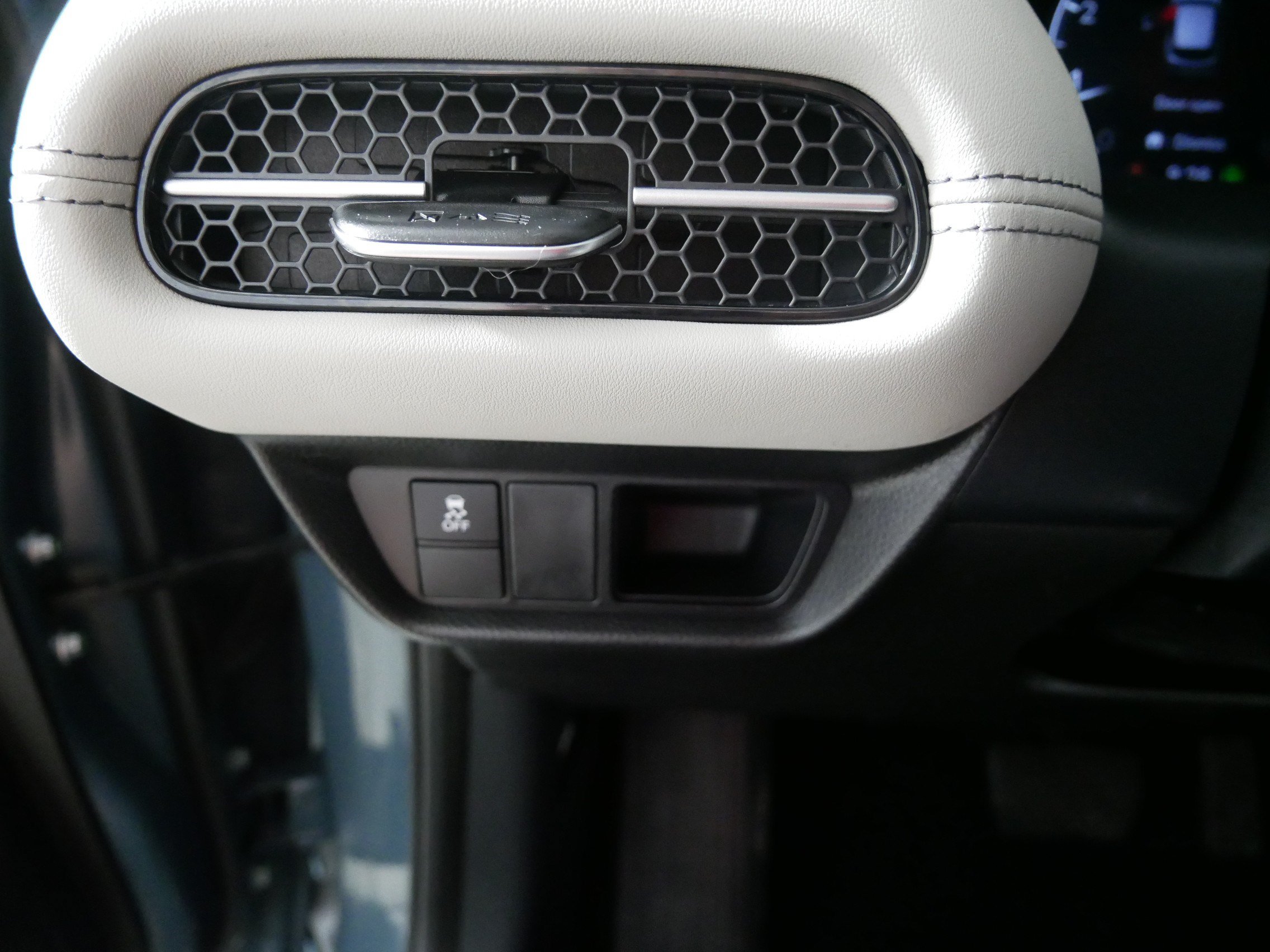Used 2024 Honda HR-V EX-L image 26