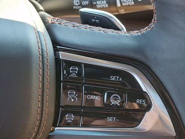 Used 2023 Jeep Grand Cherokee Summit w/ Adv Protech Group IV AWD/4WD image 24