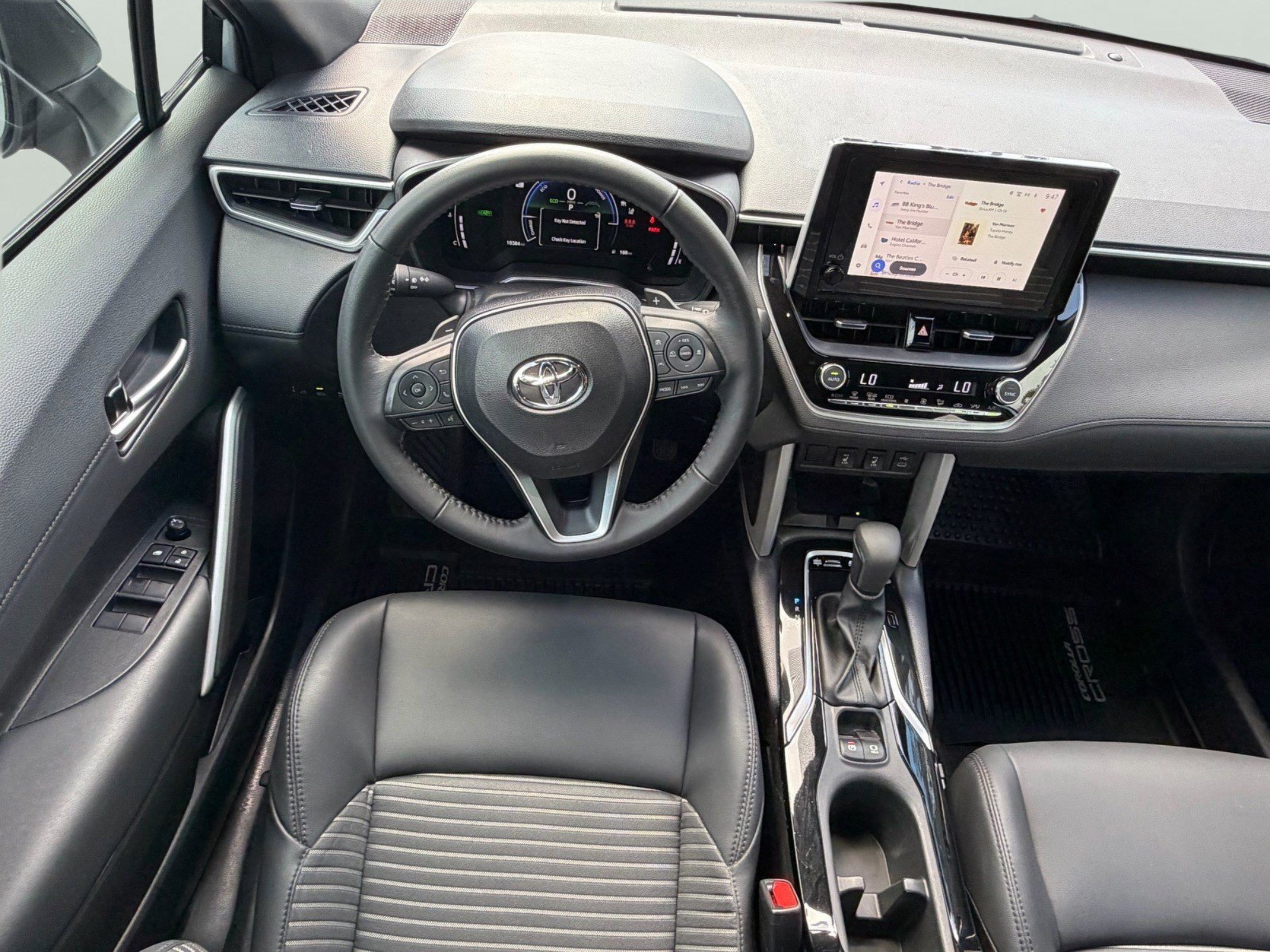 Used 2025 Toyota Corolla Cross AWD Hybrid w/ Convenience Package image 20