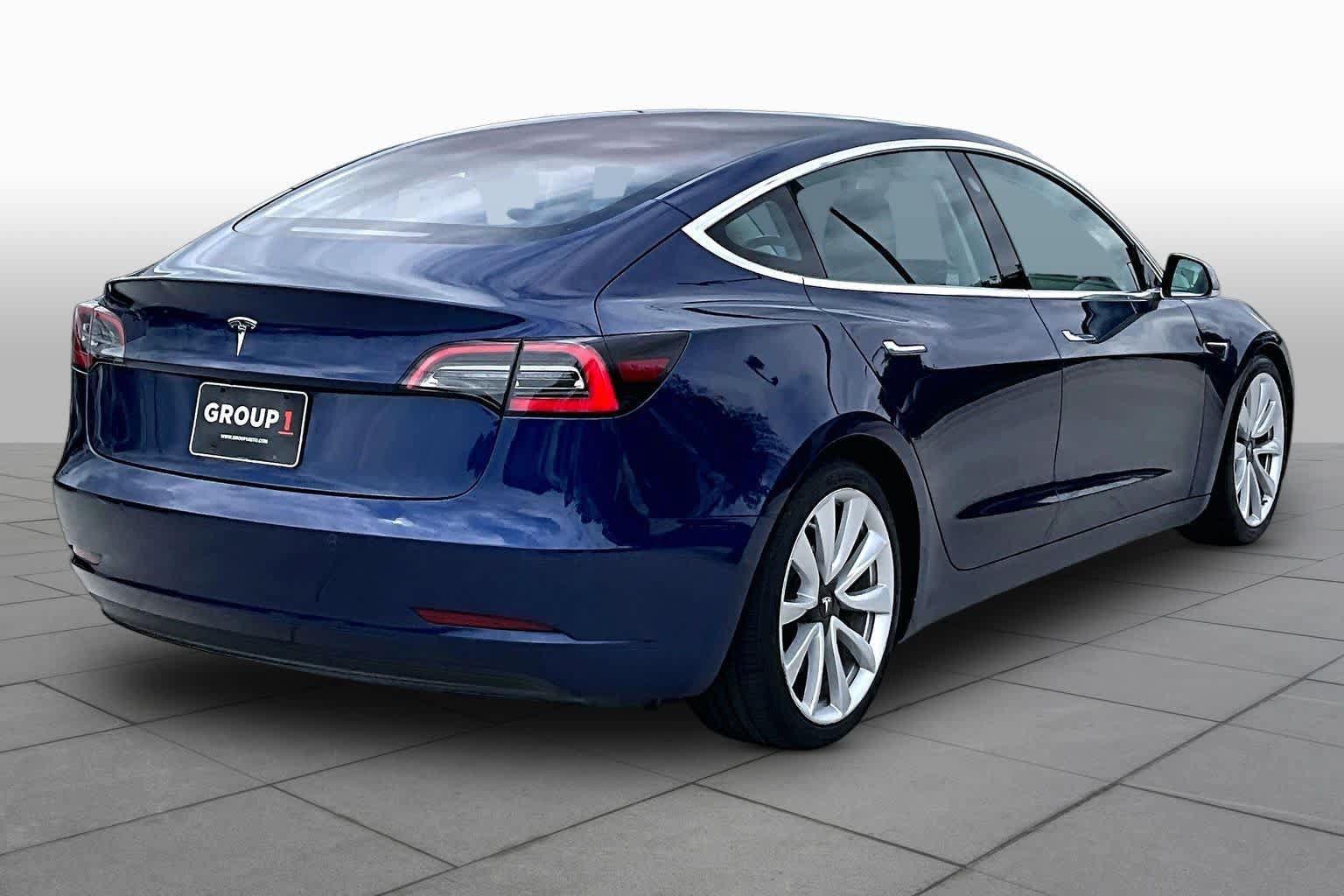 Used 2018 Tesla Model 3 Long Range RWD image 10