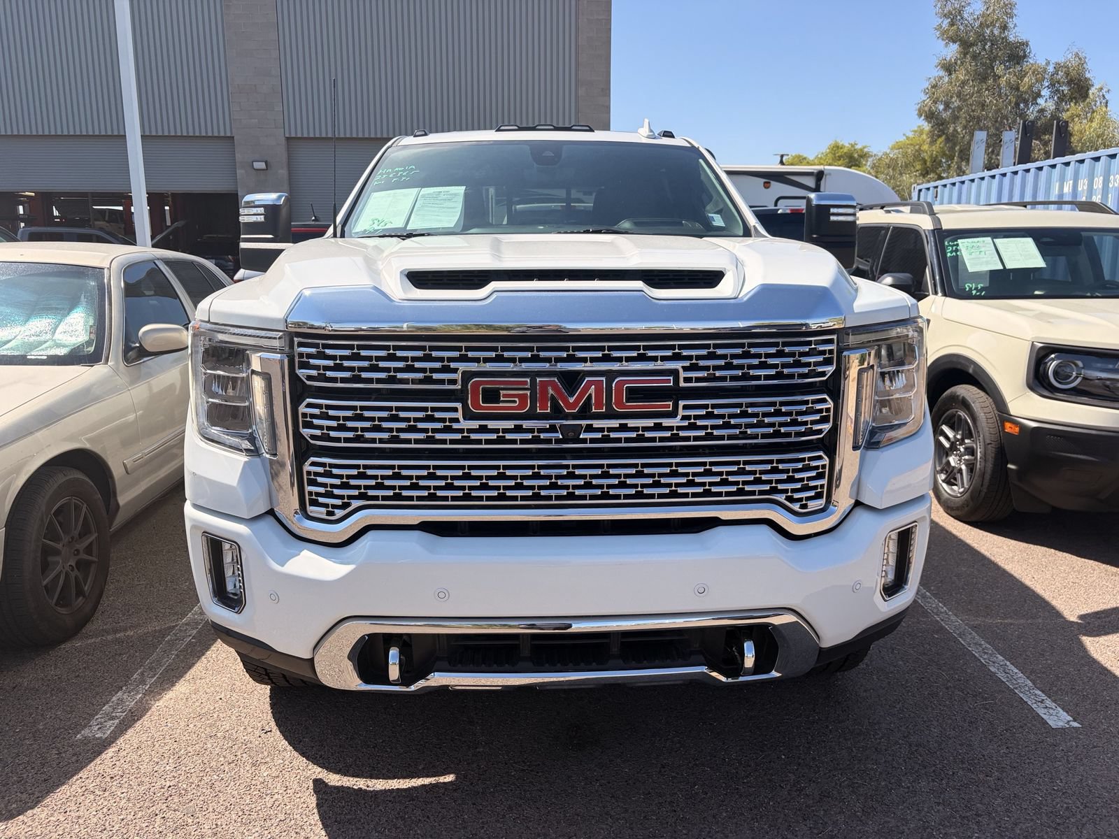 Used 2021 GMC Sierra 2500 Denali w/ Denali Ultimate Package AWD/4WD image 2