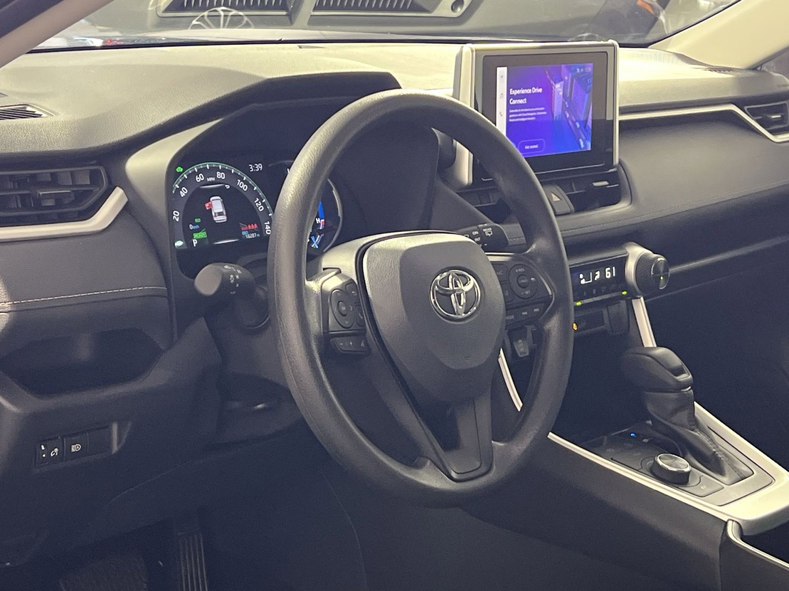 Used 2025 Toyota RAV4 LE image 16