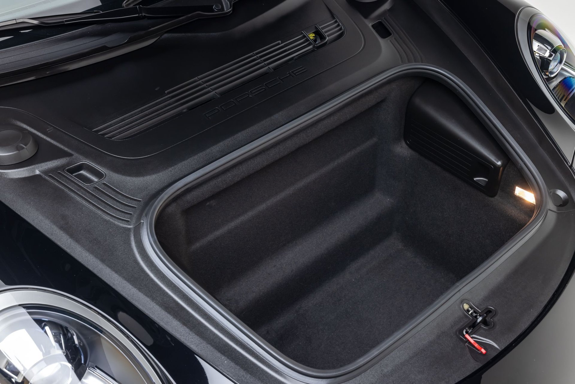 Used 2019 Porsche 911 Carrera image 18