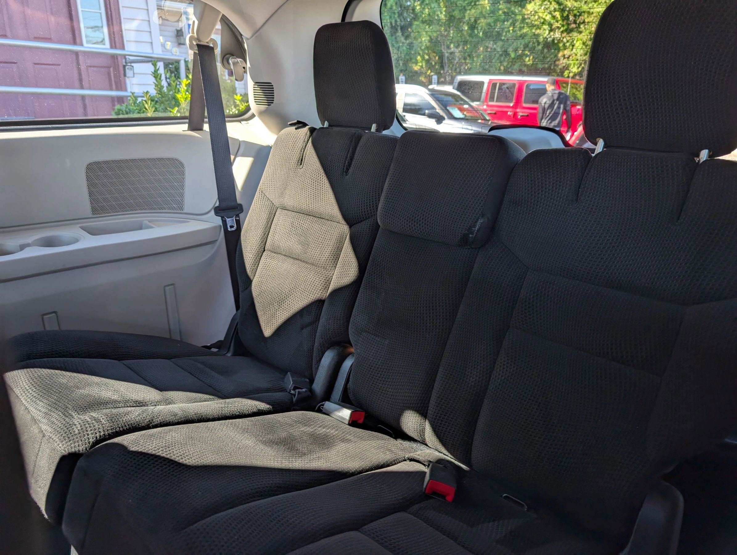 Used 2017 Dodge Grand Caravan SE image 11