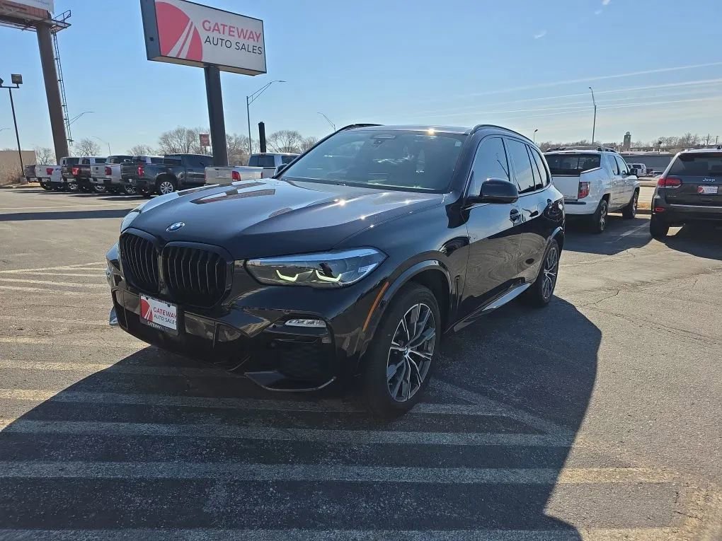 Used 2021 BMW X5 xDrive40i w/ M Sport Package image 2