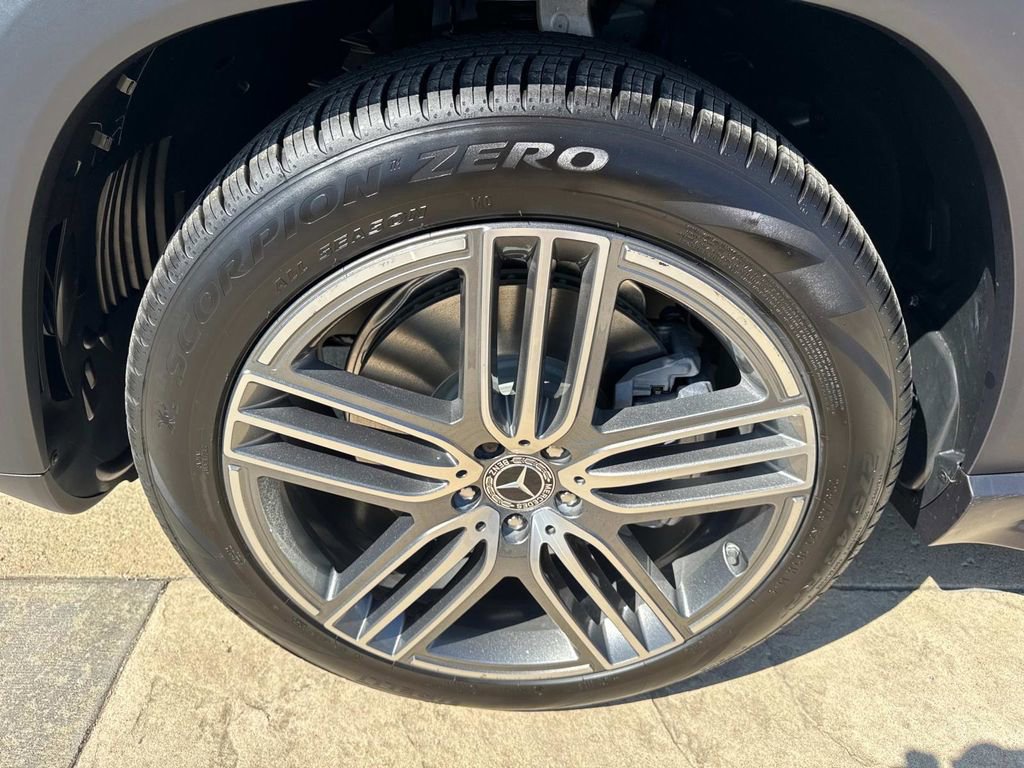 New 2026 Mercedes-Benz GLS 450 4MATIC image 11