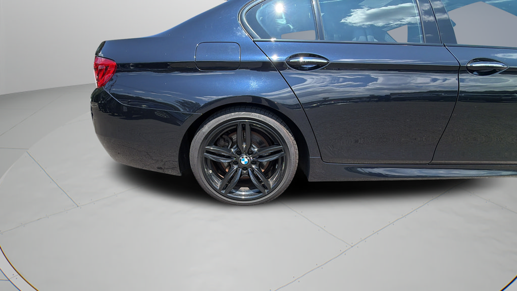 Used 2016 BMW 550i xDrive Sedan AWD/4WD image 28