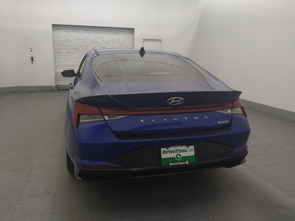 Used 2023 Hyundai Elantra Limited w/ Preferred Accessory Package FWD image 6