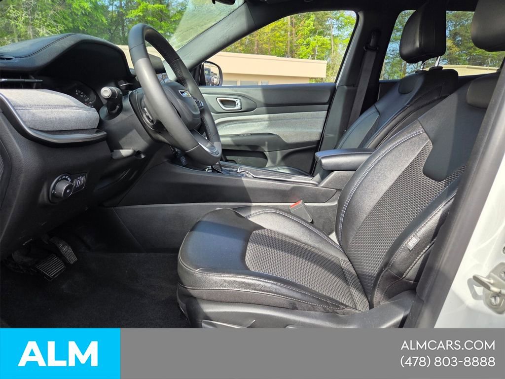 Used 2024 Jeep Compass Latitude image 4